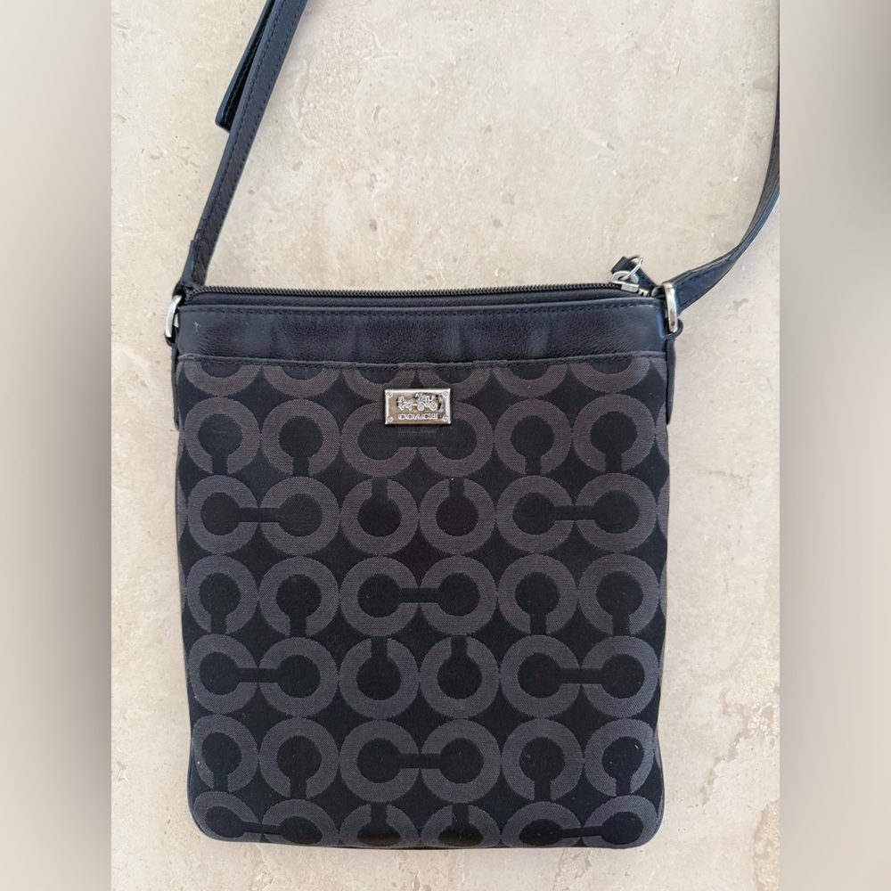 Coach Signature Swingpack Black on Black